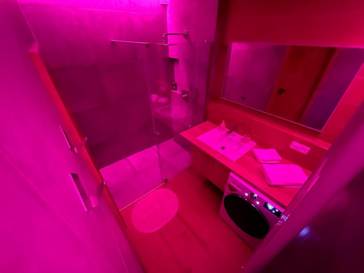 Greenbay Apartment With Free Parking Trenčín Exteriör bild