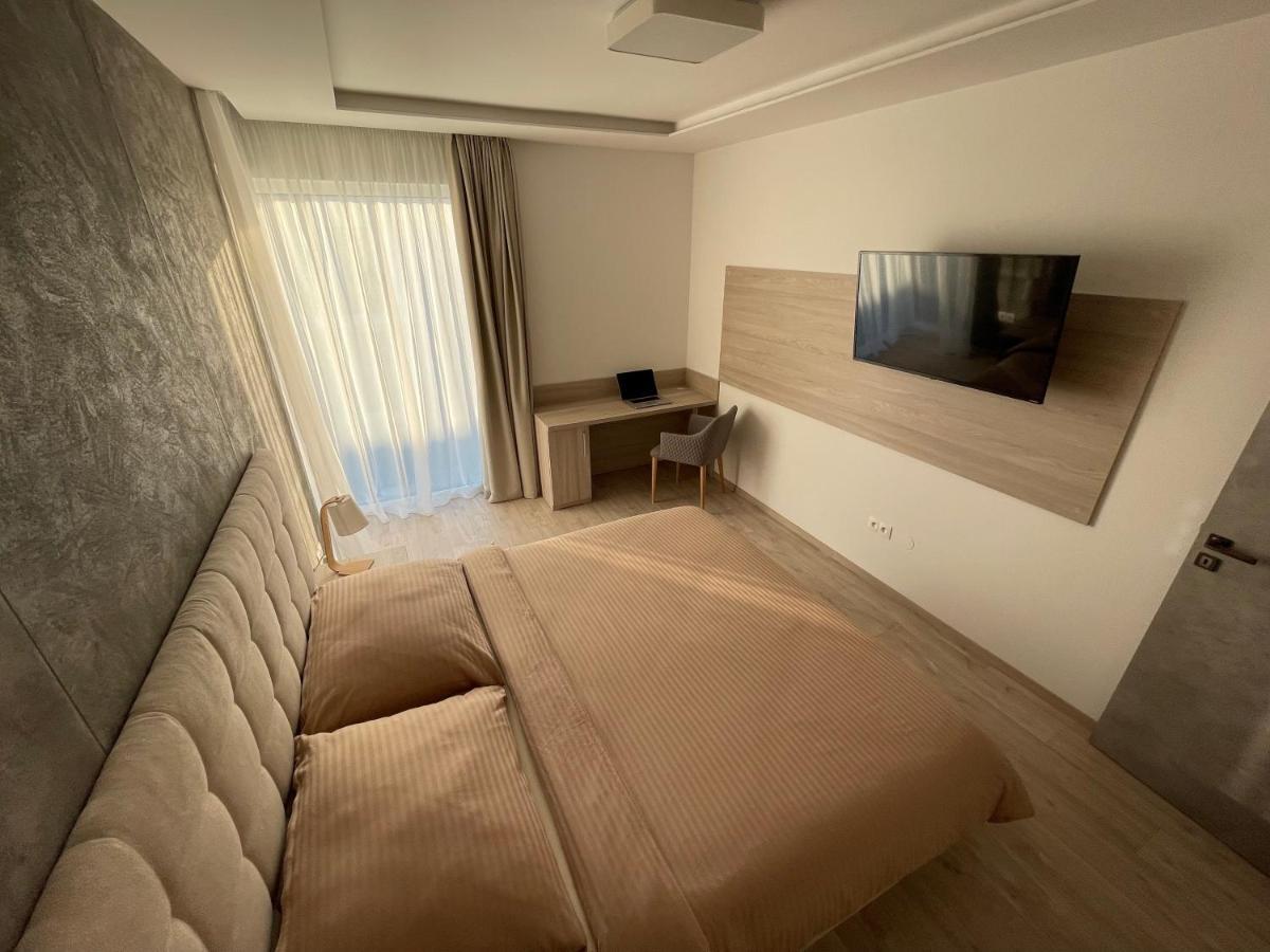 Greenbay Apartment With Free Parking Trenčín Exteriör bild