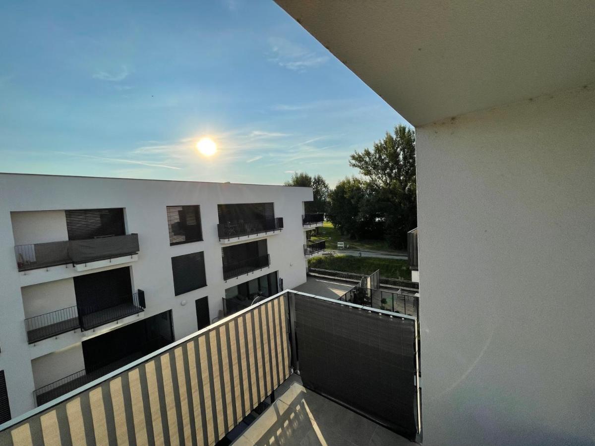 Greenbay Apartment With Free Parking Trenčín Exteriör bild
