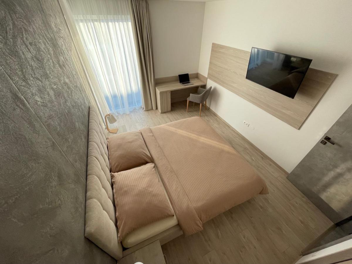Greenbay Apartment With Free Parking Trenčín Exteriör bild