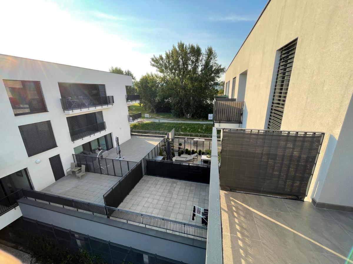 Greenbay Apartment With Free Parking Trenčín Exteriör bild