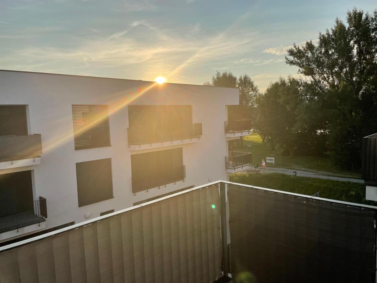 Greenbay Apartment With Free Parking Trenčín Exteriör bild